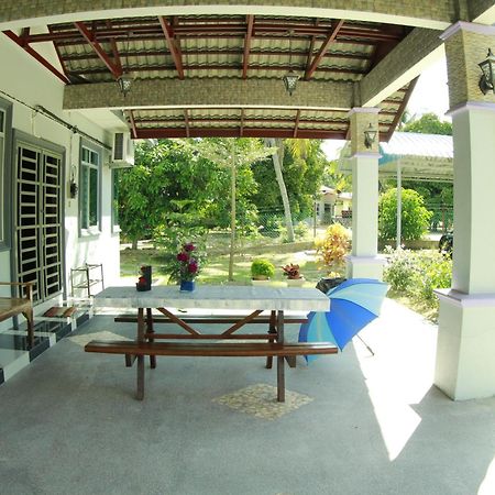 Twin Castle Homestay Kuala Pilah Exteriör bild