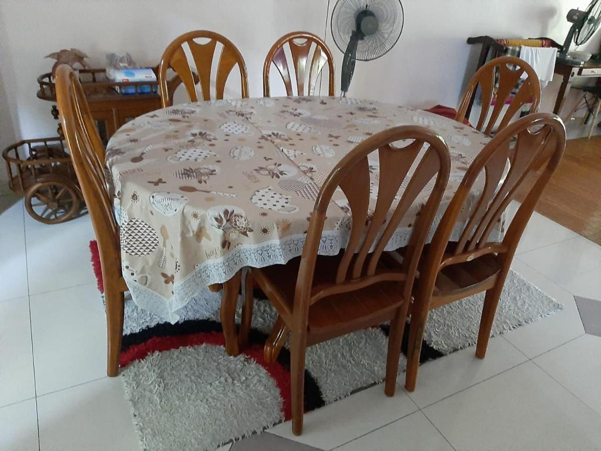 Twin Castle Homestay Kuala Pilah Exteriör bild