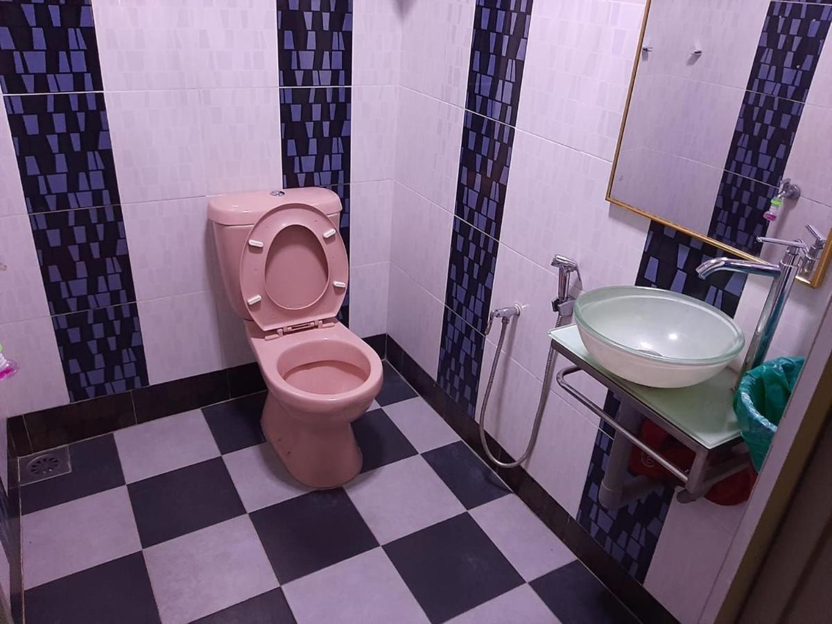 Twin Castle Homestay Kuala Pilah Exteriör bild