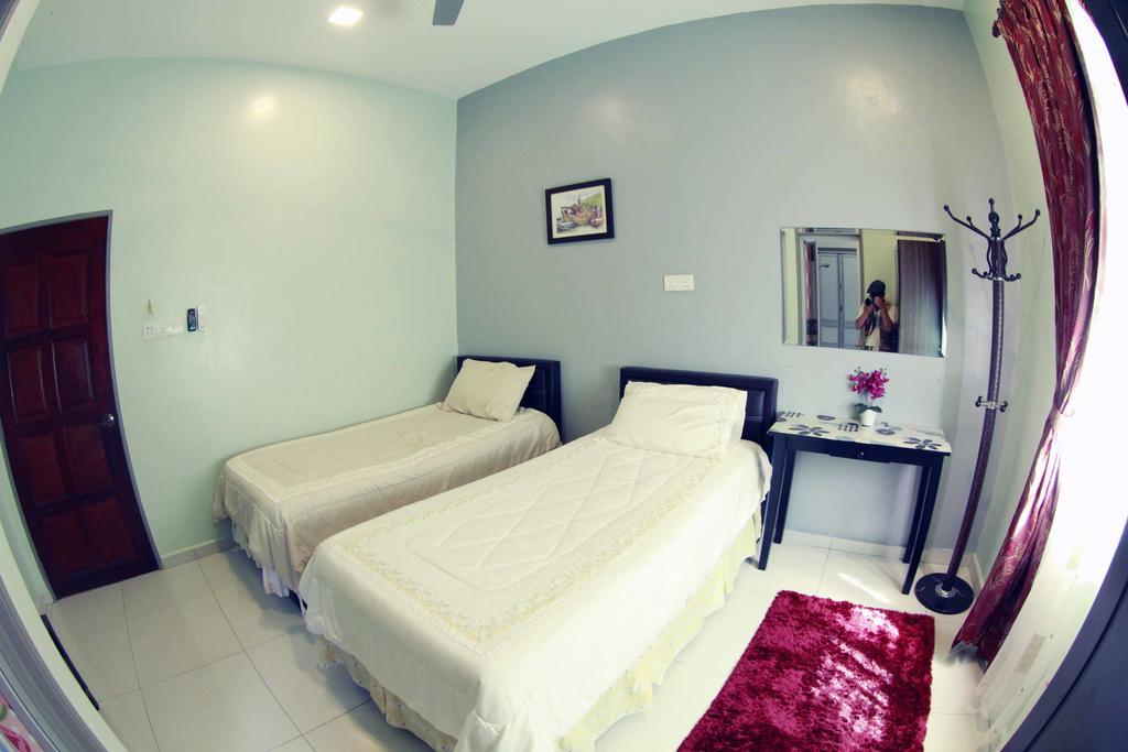 Twin Castle Homestay Kuala Pilah Exteriör bild