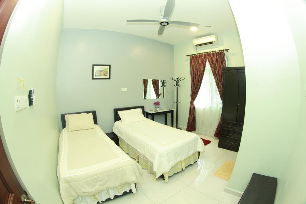 Twin Castle Homestay Kuala Pilah Exteriör bild