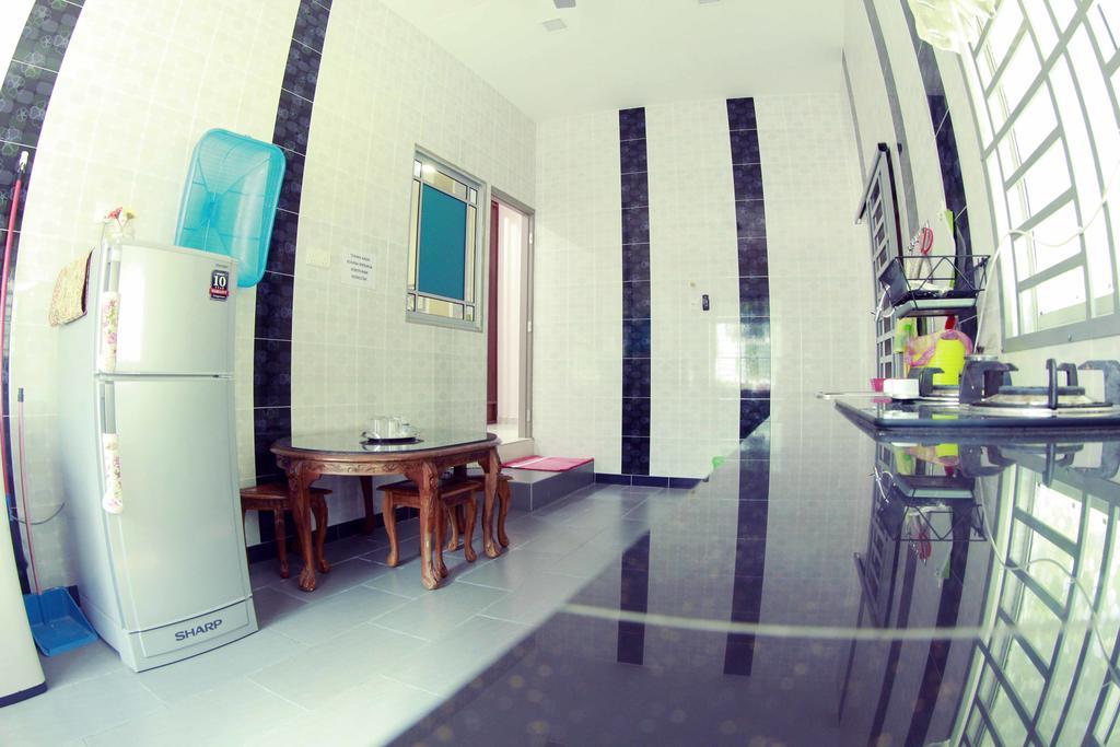 Twin Castle Homestay Kuala Pilah Exteriör bild